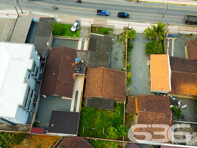 BELÍSSIMO TERRENO NO BAIRRO ESPINHEIROS EM JOINVIL