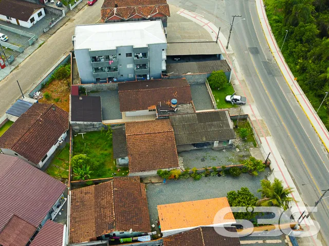 BELÍSSIMO TERRENO NO BAIRRO ESPINHEIROS EM JOINVIL