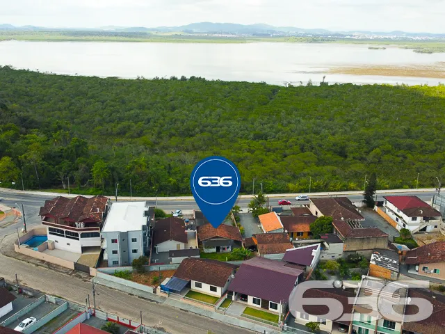 BELÍSSIMO TERRENO NO BAIRRO ESPINHEIROS EM JOINVIL
