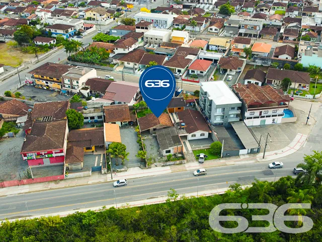 BELÍSSIMO TERRENO NO BAIRRO ESPINHEIROS EM JOINVIL