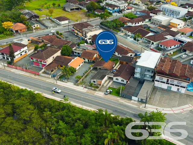 BELÍSSIMO TERRENO NO BAIRRO ESPINHEIROS EM JOINVIL