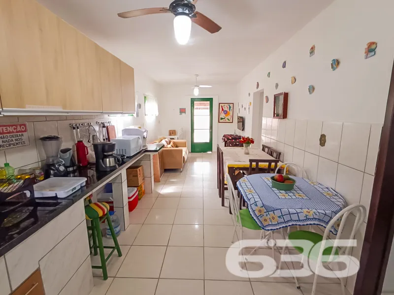 IMÓVEL COM 3 QUARTOS NA PRAIA DE UBATUBA

Esta é u