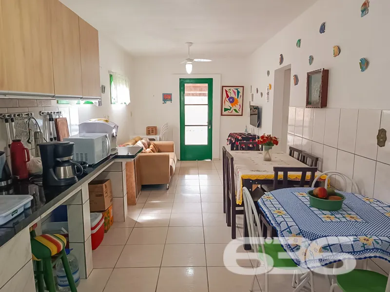 IMÓVEL COM 3 QUARTOS NA PRAIA DE UBATUBA

Esta é u