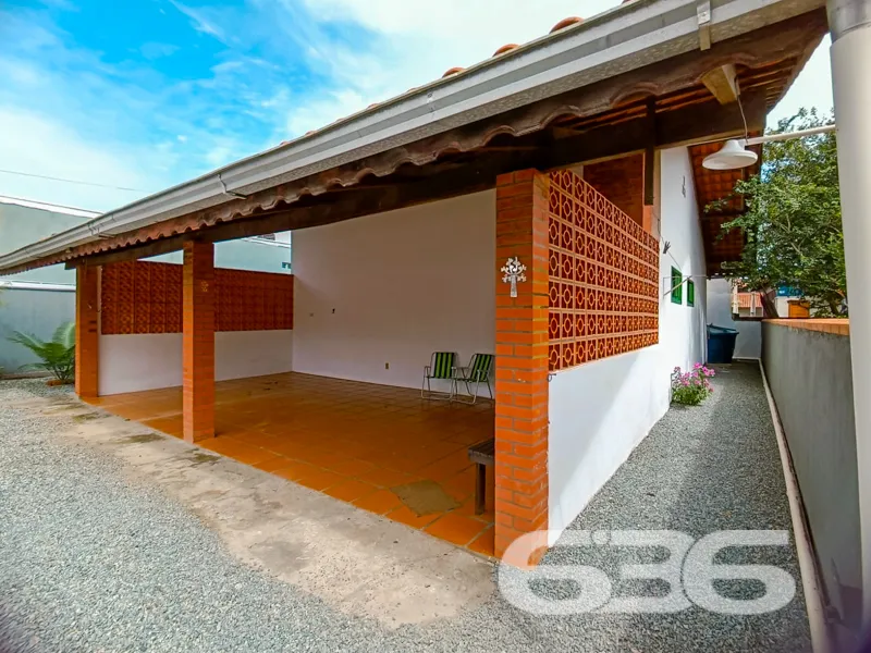 IMÓVEL COM 3 QUARTOS NA PRAIA DE UBATUBA

Esta é u