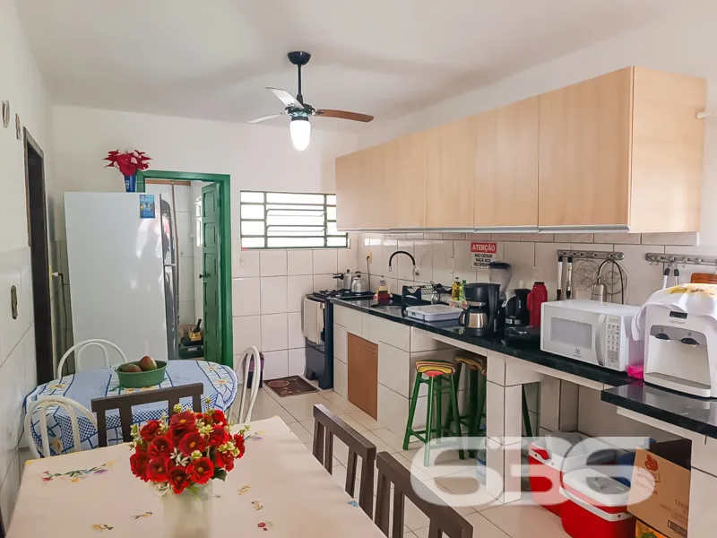 IMÓVEL COM 3 QUARTOS NA PRAIA DE UBATUBA

Esta é u