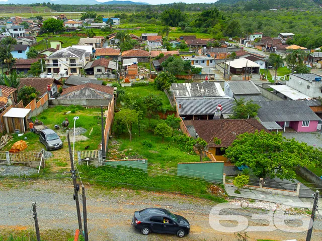 TERRENO À VENDA NO BAIRRO PARANAGUAMIRIM EM JOINVI