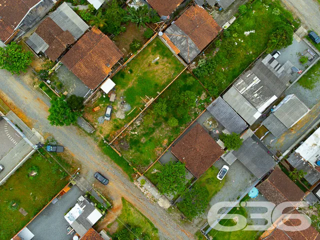 TERRENO À VENDA NO BAIRRO PARANAGUAMIRIM EM JOINVI