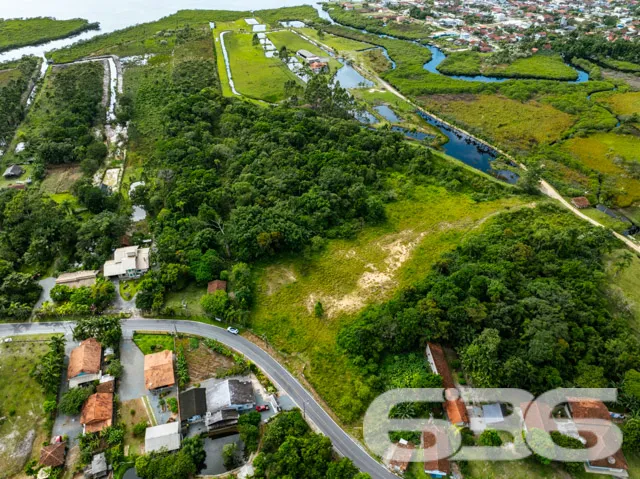 CHÁCARA/SÍTIO EM BALNEÁRIO BARRA DO SUL
Sente que