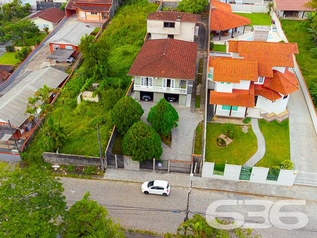 PRIMEIRA RESIDĂNCIA COM 4 QUARTOS 
SEGUNDA RESIDĂN