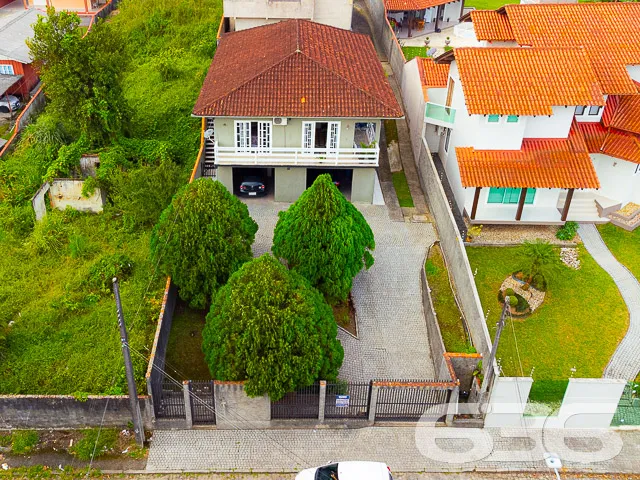 PRIMEIRA RESIDĂNCIA COM 4 QUARTOS 
SEGUNDA RESIDĂN