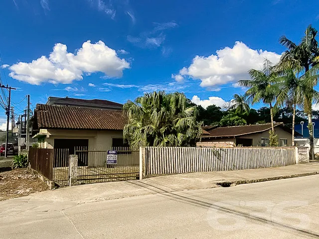 CASA TĂRREA COM SUĂTE + 1 QUARTO NO BAIRRO BOEHMER