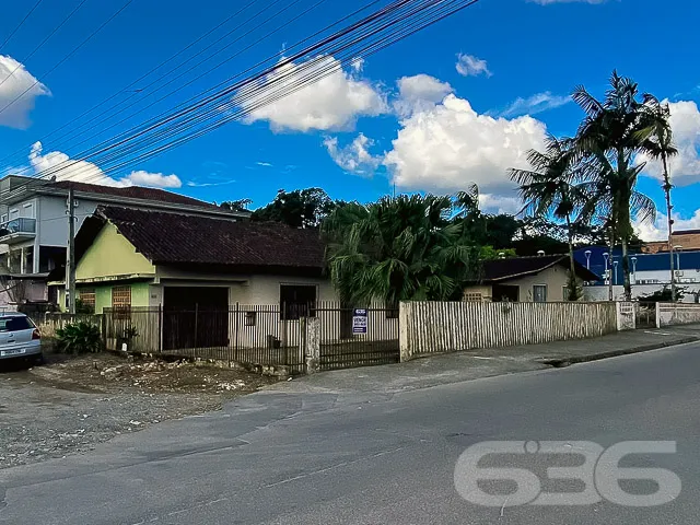 CASA TĂRREA COM SUĂTE + 1 QUARTO NO BAIRRO BOEHMER