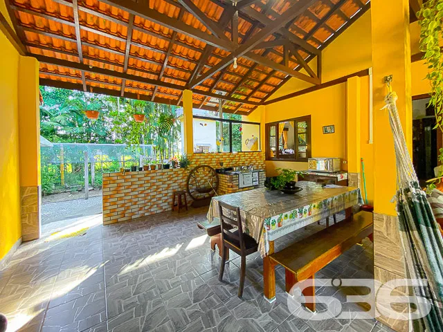 BELÍSSIMA CHÁCARA NO BAIRRO RIO BONITO EM JOINVILL