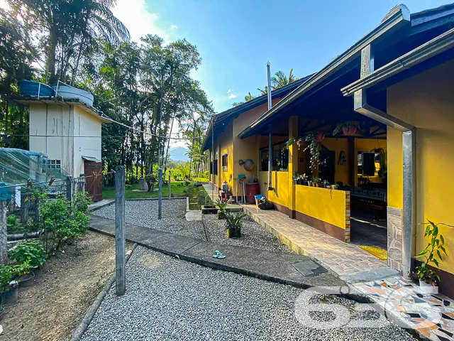 BELÍSSIMA CHÁCARA NO BAIRRO RIO BONITO EM JOINVILL