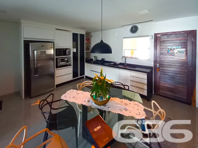 SOBRADO COM SUÍTE + 2 DORMITÓRIOS NO BAIRRO SÃO MA