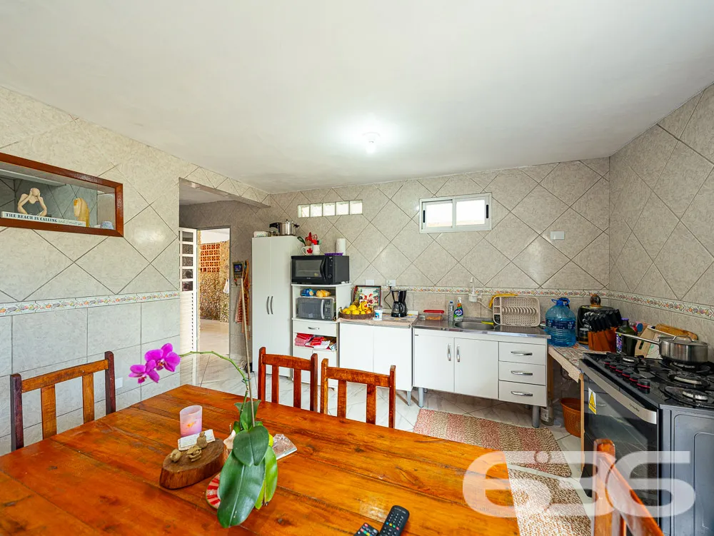 CASA FUNDOS PARA O RIO À VENDA EM BALNEÁRIO BARRA 