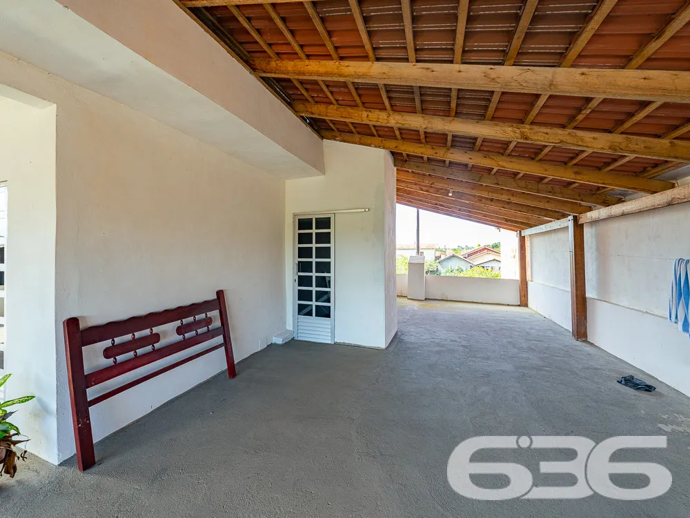 CASA FUNDOS PARA O RIO À VENDA EM BALNEÁRIO BARRA 