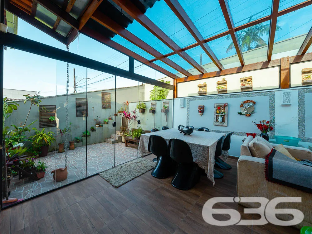 AMPLA RESIDÊNCIA NO BAIRRO SAGUAÇU - SUÍTE COM CLO