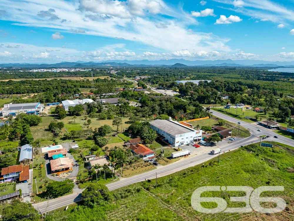 TERRENO INDUSTRIAL À VENDA EM ARAQUARI

Descubra u