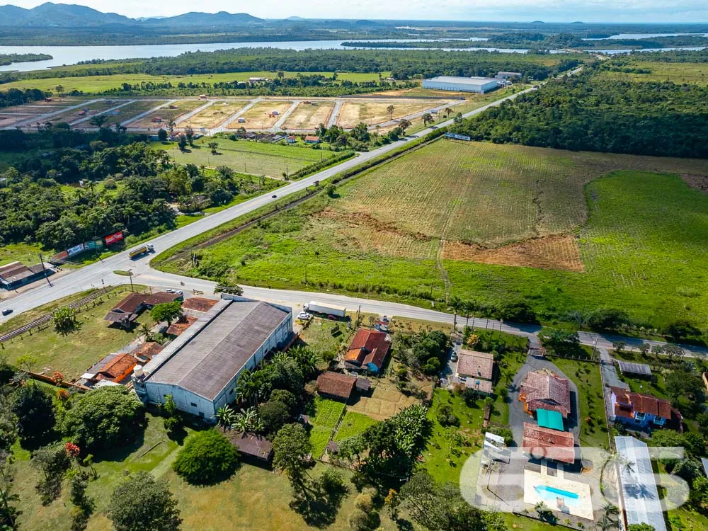 TERRENO INDUSTRIAL À VENDA EM ARAQUARI

Descubra u