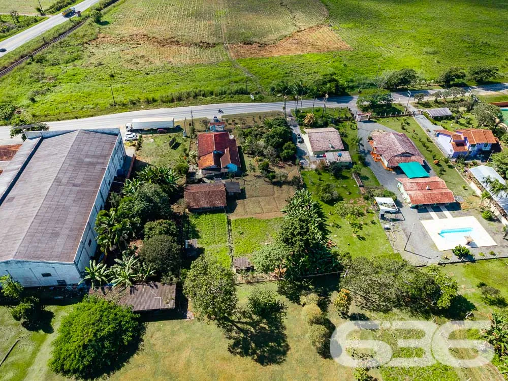 TERRENO INDUSTRIAL À VENDA EM ARAQUARI

Descubra u