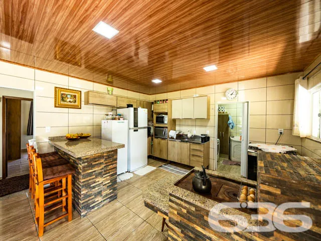 MARAVILHOSA CHÁCARA NO BAIRRO PINHEIROS EM BALNEÁR