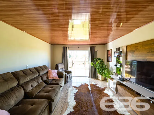 MARAVILHOSA CHÁCARA NO BAIRRO PINHEIROS EM BALNEÁR