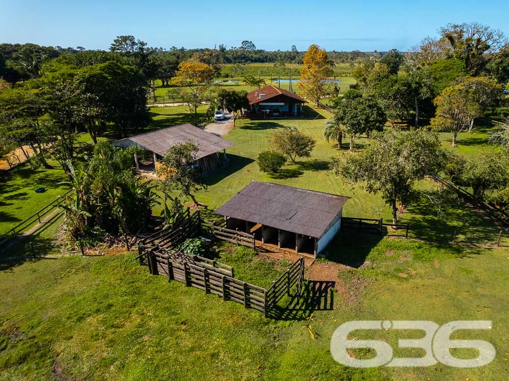 MARAVILHOSA CHÁCARA NO BAIRRO PINHEIROS EM BALNEÁR