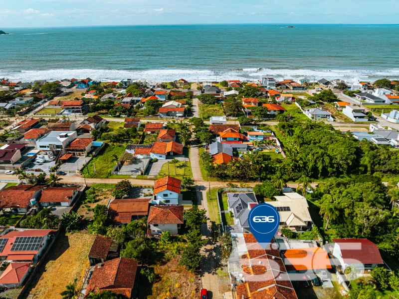 Oportunidade a poucos metros do mar em Balneário B