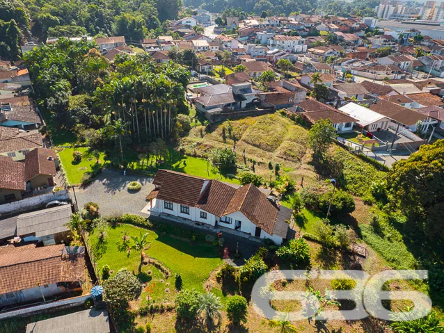Casa Ă venda no bairro Santa Catarina, Joinville |