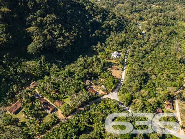 EXCELENTE CHÁCARA SÍTIO COM 25 MIL METROS QUADRADO