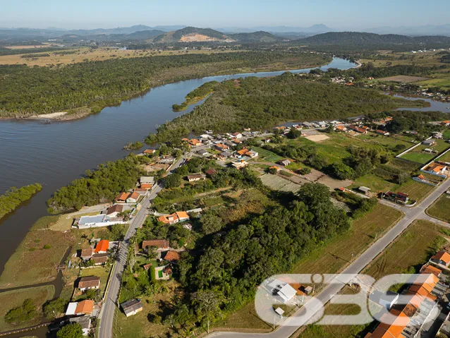 EXCELENTE CHÁCARA NA BARRA DO ITAPOCÚ EM ARAQUARI
