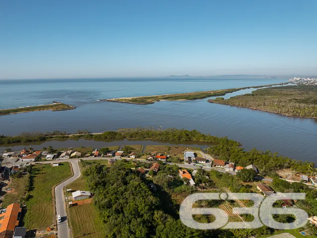 EXCELENTE CHÁCARA NA BARRA DO ITAPOCÚ EM ARAQUARI
