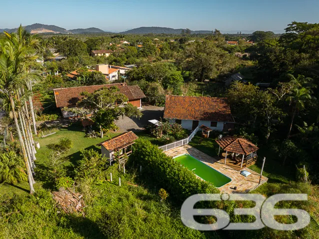 EXCELENTE CHÁCARA NA BARRA DO ITAPOCÚ EM ARAQUARI
