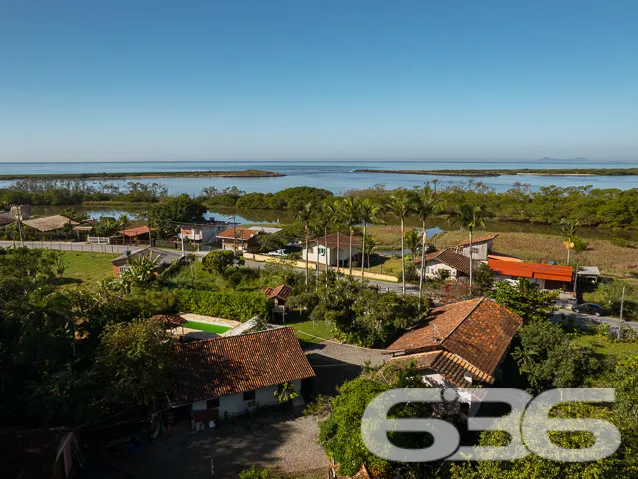 EXCELENTE CHÁCARA NA BARRA DO ITAPOCÚ EM ARAQUARI
