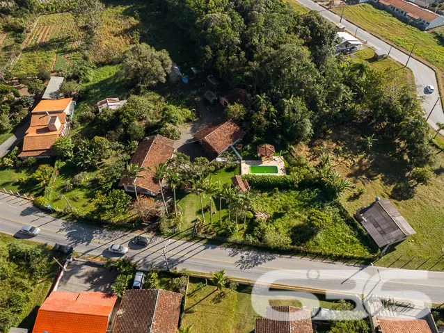 EXCELENTE CHÁCARA NA BARRA DO ITAPOCÚ EM ARAQUARI
