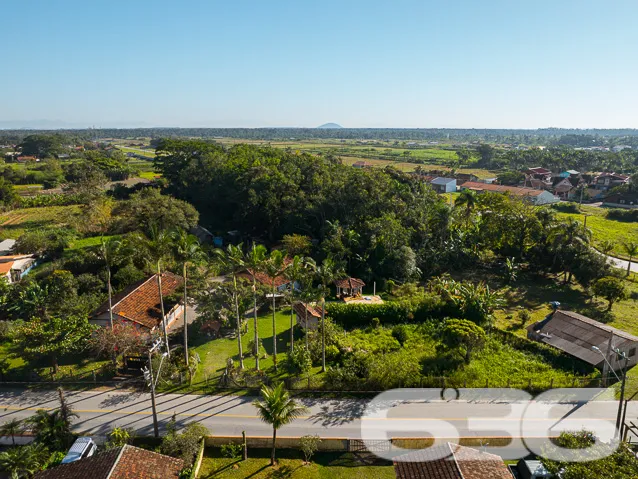 EXCELENTE CHÁCARA NA BARRA DO ITAPOCÚ EM ARAQUARI
