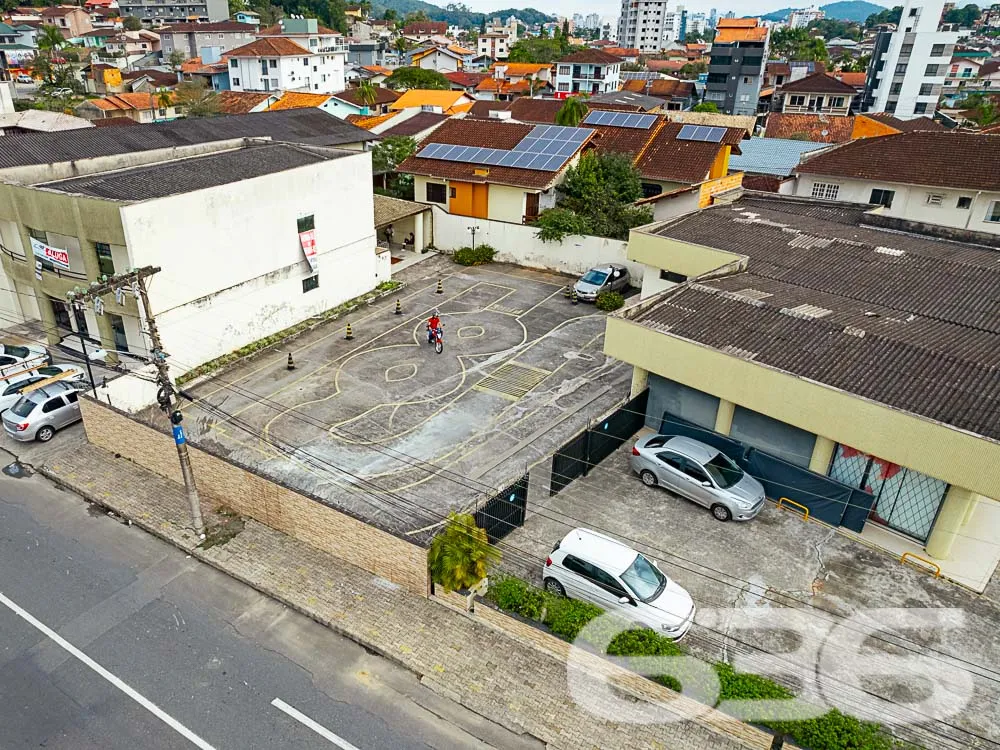 IMÓVEL COMERCIAL EM EXCELENTE LOCALIZAÇÃO
Está pr
