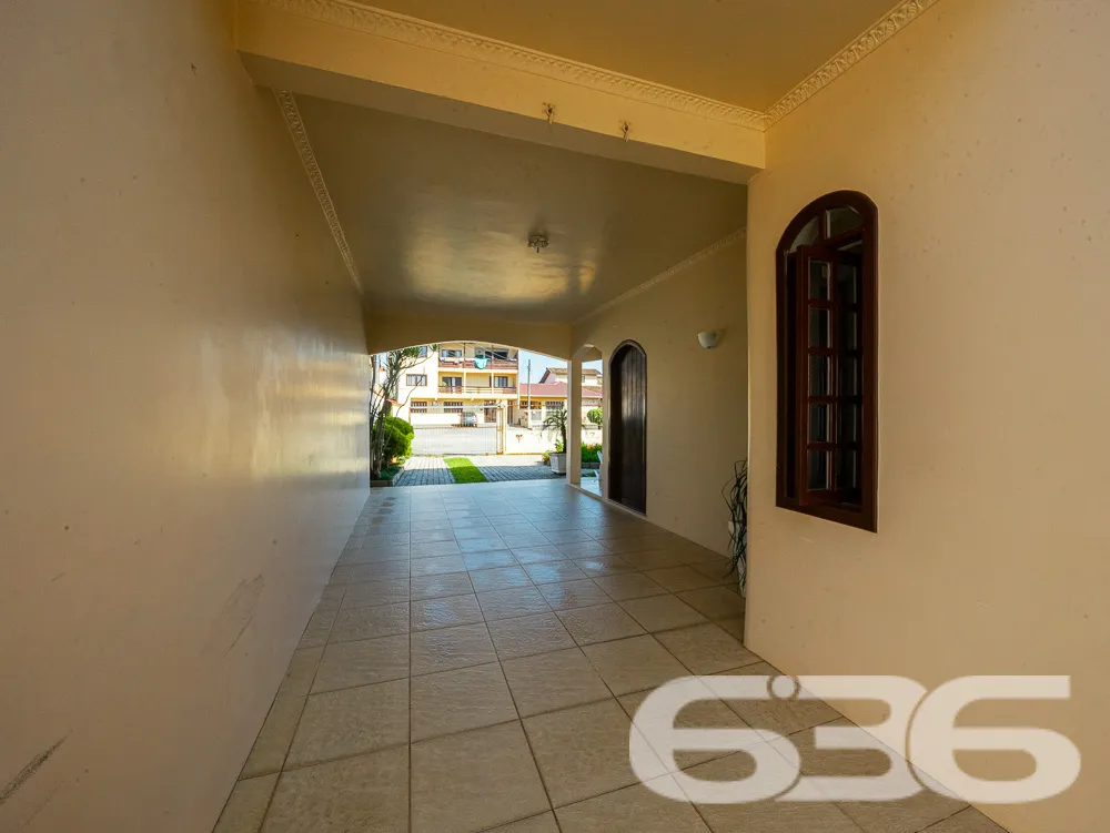 BELA CASA A VENDA, VENHA CONHECER ESTE IMÓVEL NO B