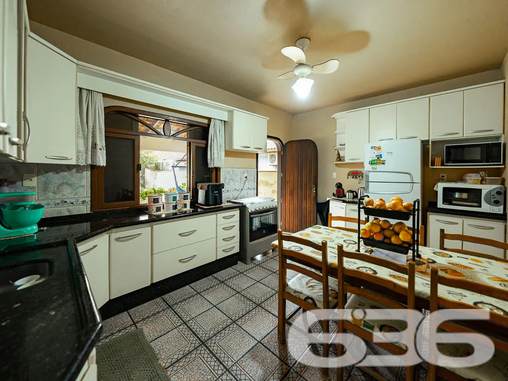 CASA COM 3 DORMITÓRIOS NO BAIRRO COMASA

Descubra 