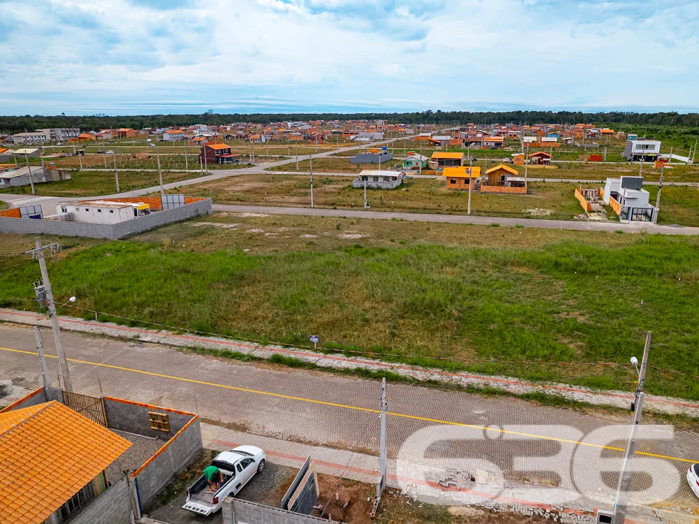 OPORTUNIDADE ÚNICA: TERRENO PLANO NO COLÉGIO AGRÍC