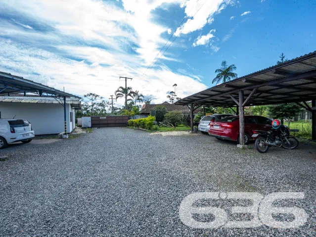 INVISTA NO CENTRO DE ARAQUARI! IMÓVEL À VENDA COM 