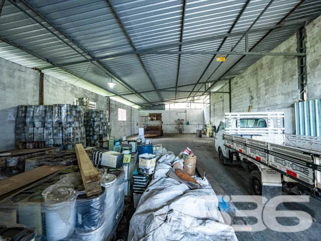 INVISTA NO CENTRO DE ARAQUARI! IMÓVEL À VENDA COM 