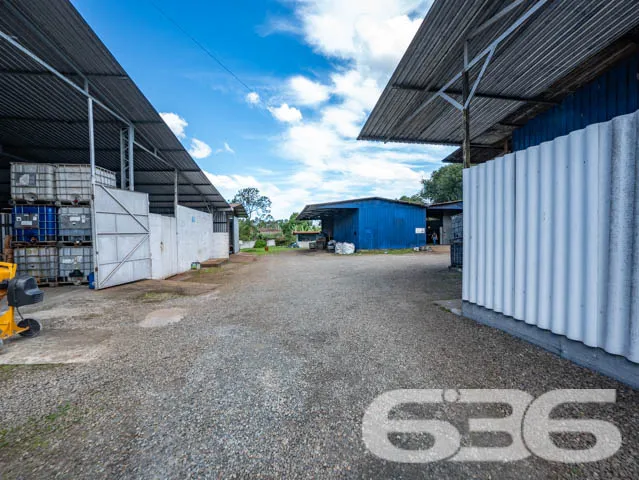 INVISTA NO CENTRO DE ARAQUARI! IMÓVEL À VENDA COM 