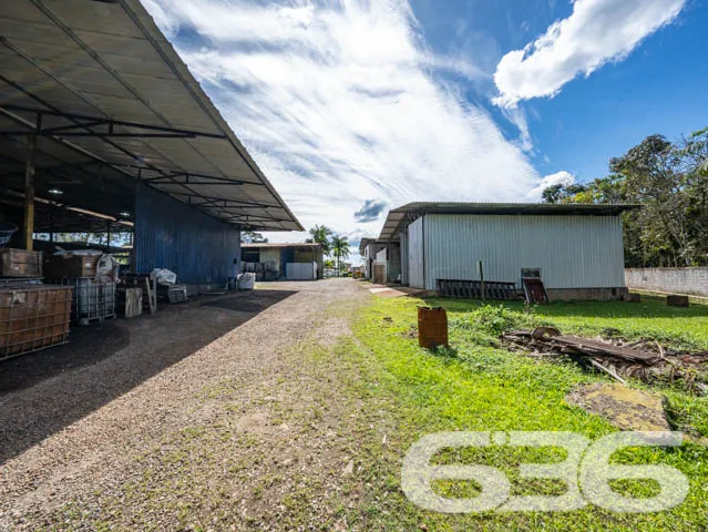 INVISTA NO CENTRO DE ARAQUARI! IMÓVEL À VENDA COM 