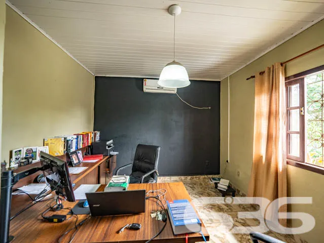 INVISTA NO CENTRO DE ARAQUARI! IMÓVEL À VENDA COM 