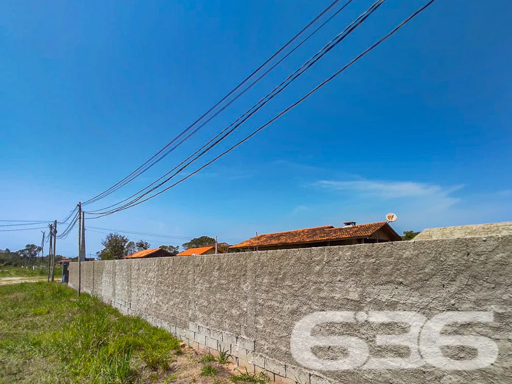 VENDE-SE TERRENO DE ESQUINA PRÓXIMO AO CANAL DO LI