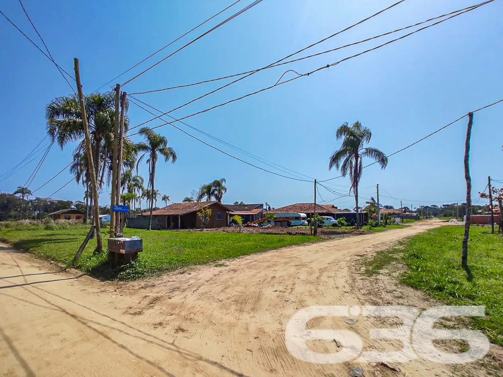 VENDE-SE TERRENO DE ESQUINA PRÓXIMO AO CANAL DO LI