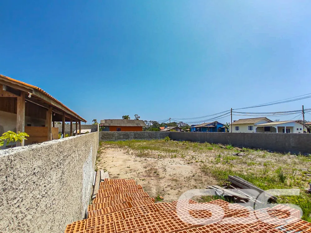 VENDE-SE TERRENO DE ESQUINA PRÓXIMO AO CANAL DO LI