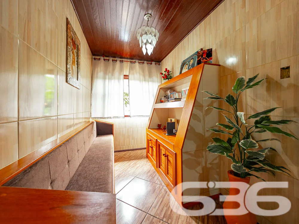 CASA COM LAGO E AMPLO TERRENO EM JARAGUÁ DO SUL!

